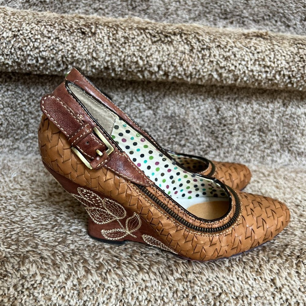 Kenzie Women's Wishbone Woven Leather Tan Shoes. - Picture 2 of 13